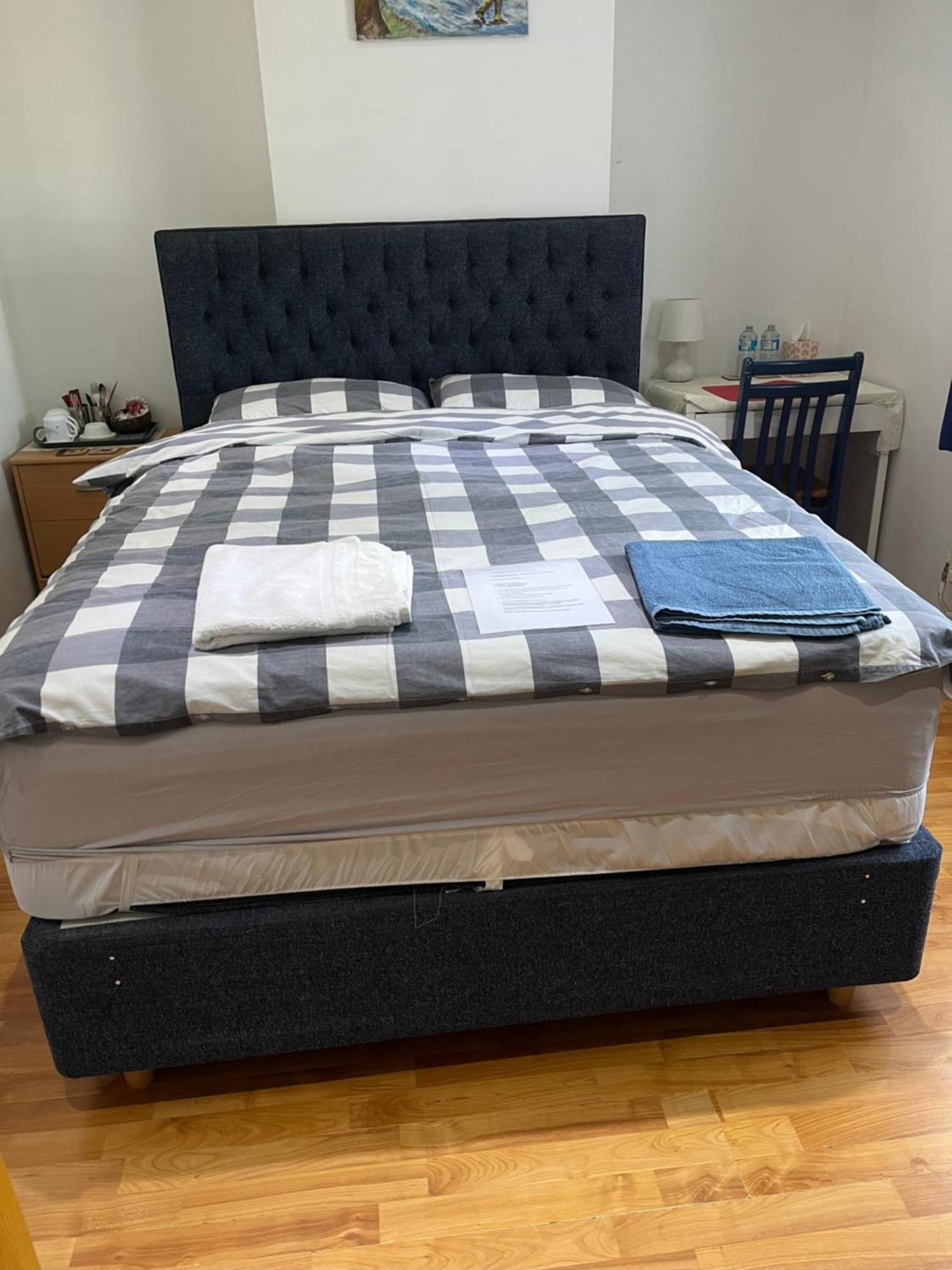 Large Double Bedroom With Free On Site Parking Kingston upon Thames  Exterior photo